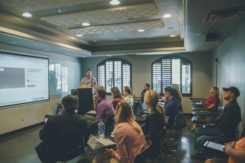Formation et sensibilisation à l'intelligence artificielle en entreprise